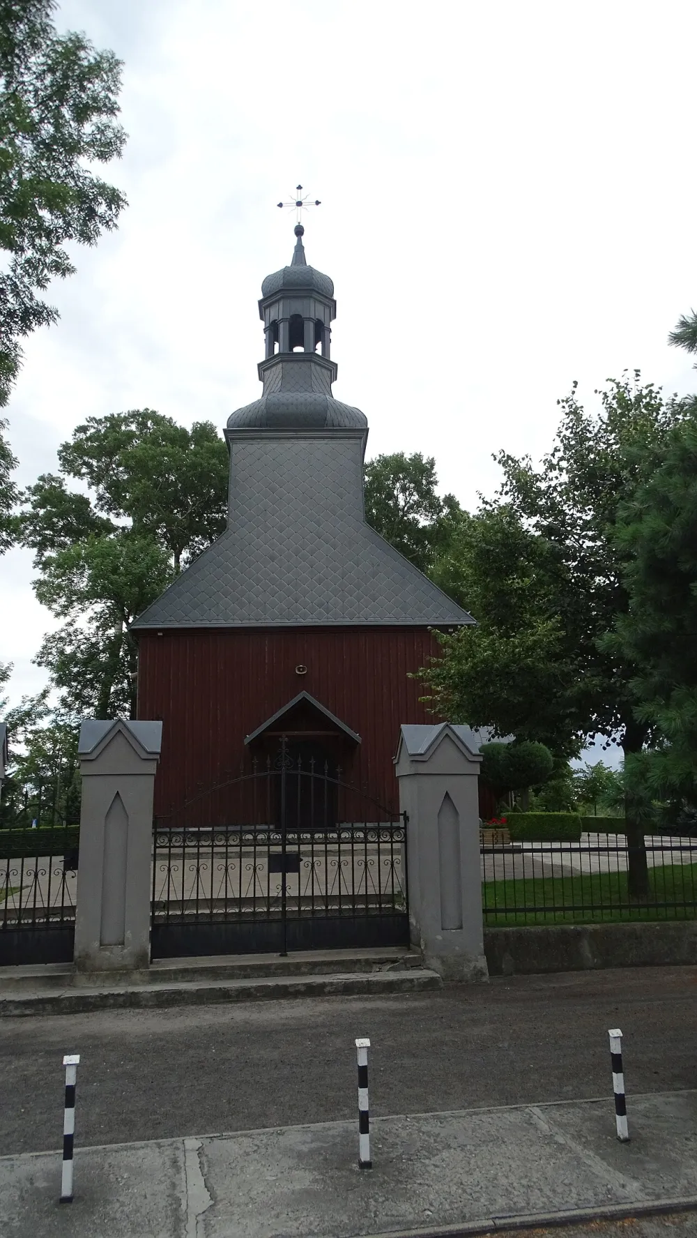 św. Mateusza, Sędzin, Sędzin — exterior