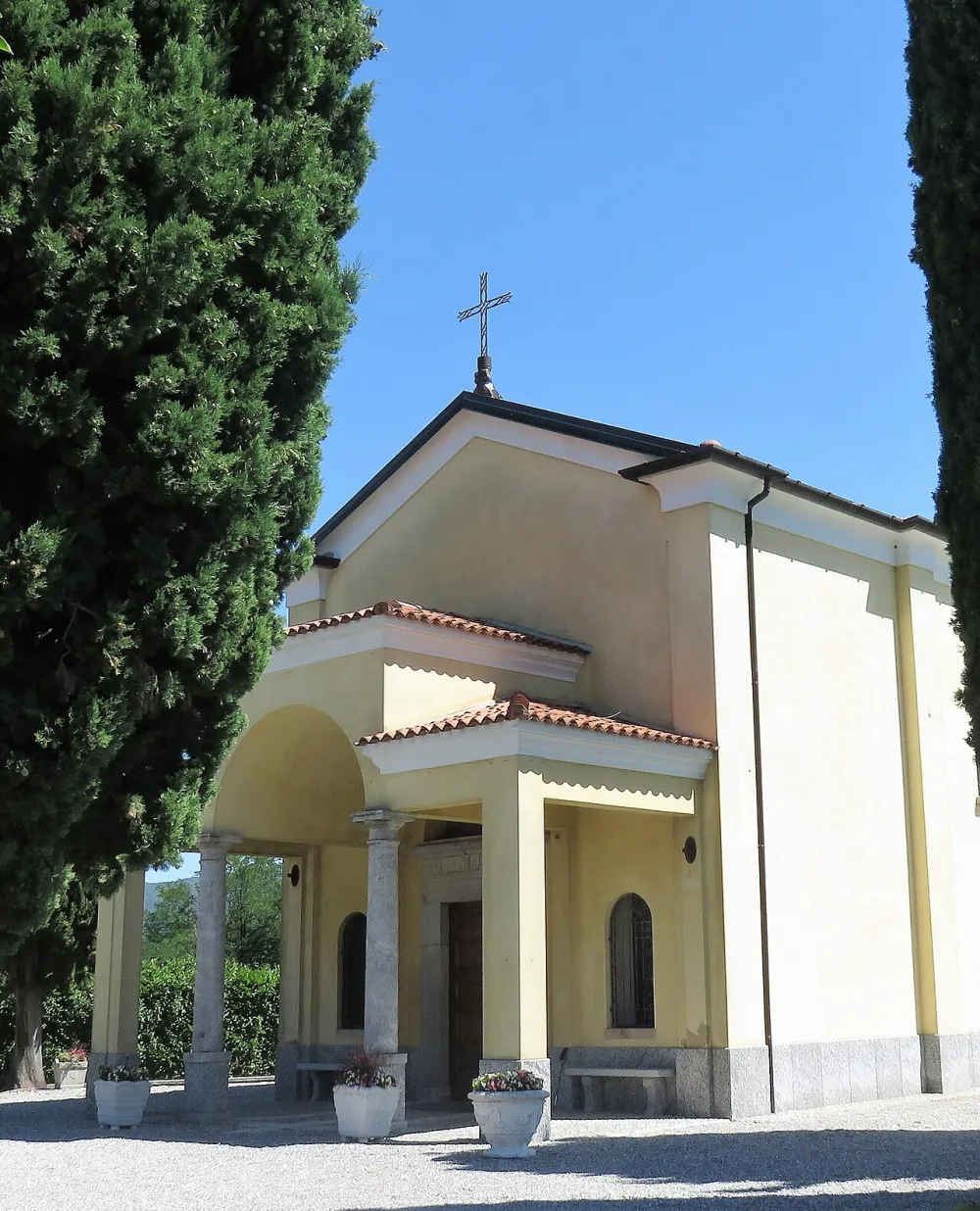Chiesa di Santa Maria Assunta (Bregano), Bregano — exterior