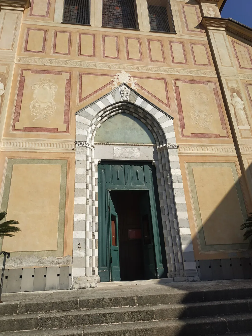 Chiesa dei Santi Nazario e Celso e San Francesco d'Albaro (Genova), Genova — exterior