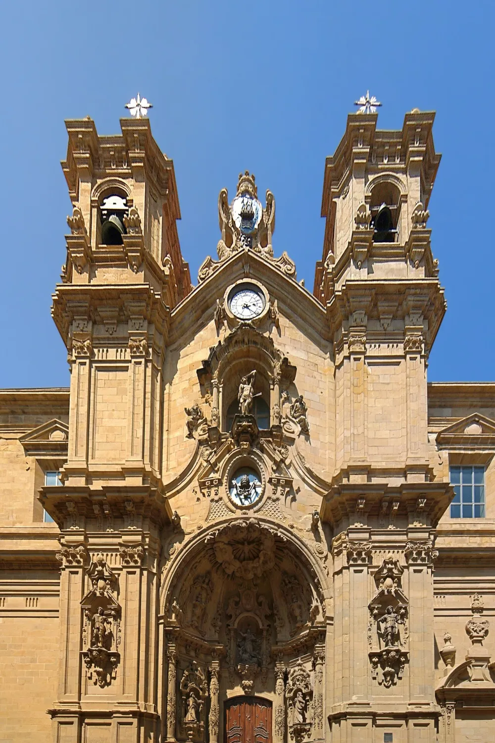 Basílica de Santa María del Coro, Donostia — exterior