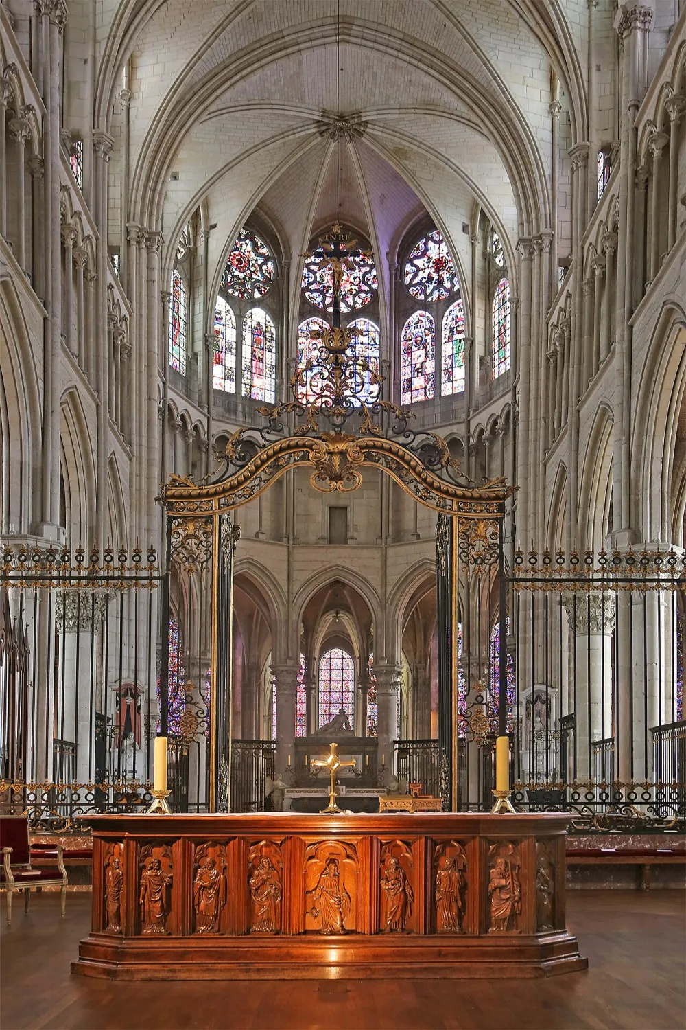 Cathédrale (Co-cathédrale) Saint-Étienne d'Auxerre, Auxerre — exterior