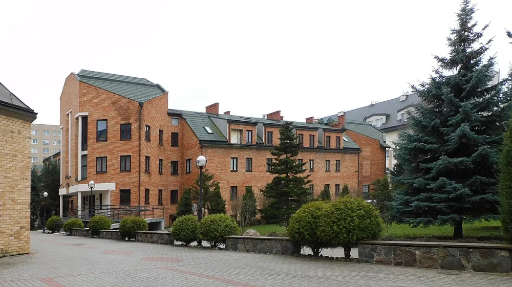 Matki Bożej Królowej Aniołów na Bemowie, Warszawa, Warszawa — exterior