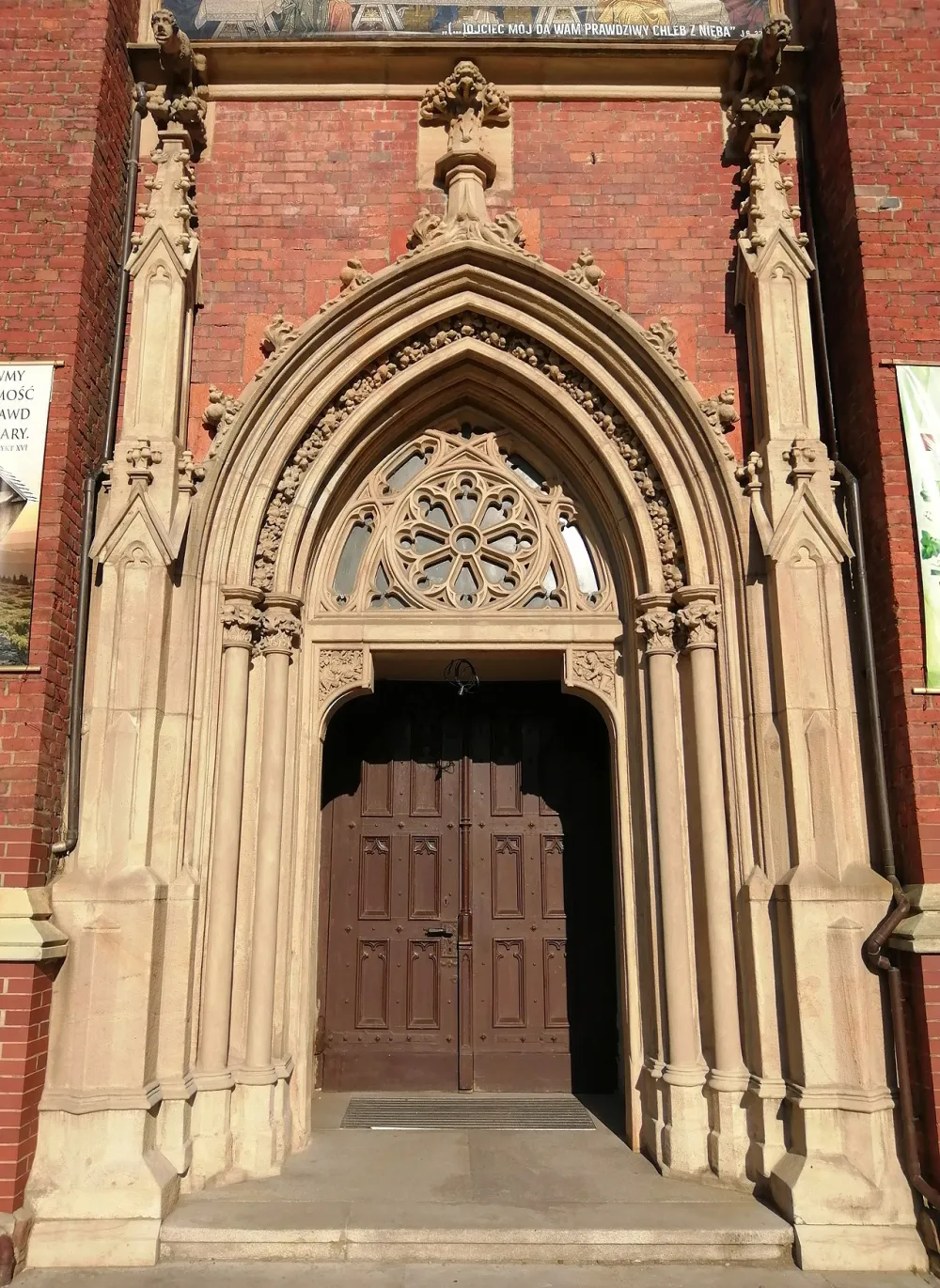 Świętego Krzyża, Bytom, Bytom — exterior