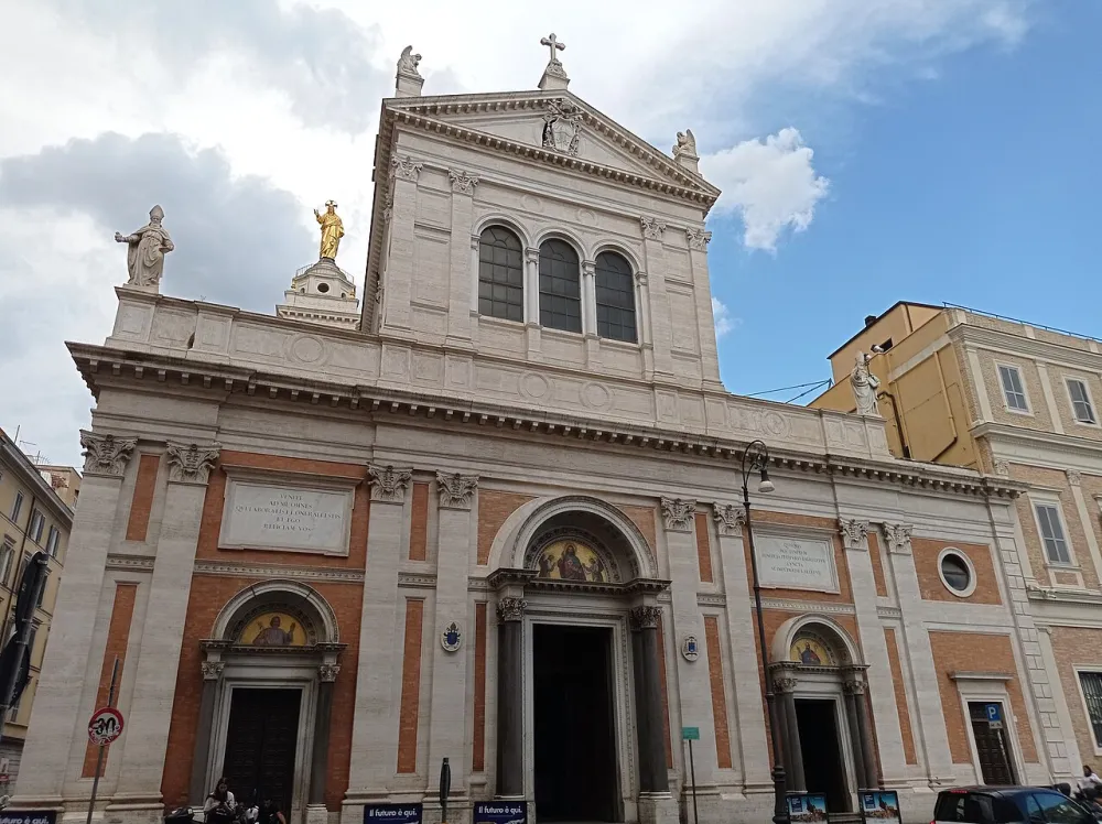Chiesa di Sacro Cuore di Gesù a Castro Pretorio, Roma — exterior