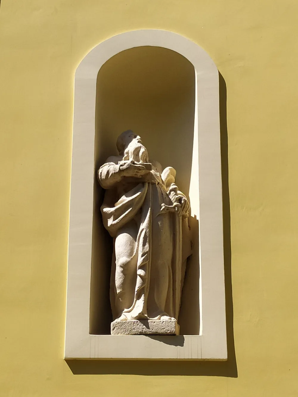 Farský kostol sv. Imricha, Báb — exterior
