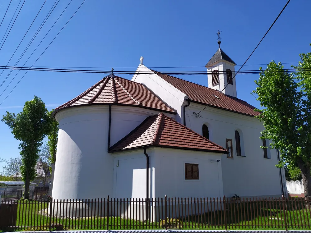 Kostol všetkých svätých, Mierovo — exterior
