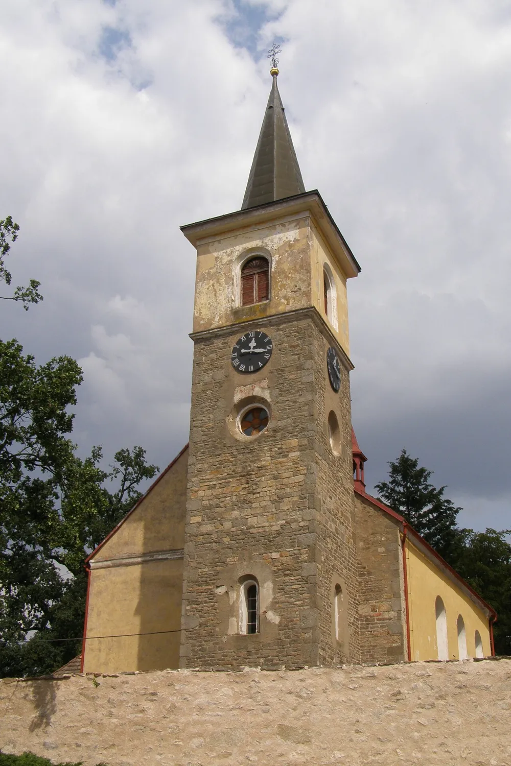Saint Martin, Vrchotovy Janovice — exterior