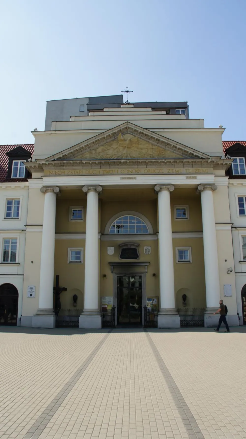 Św. Alberta Chmielowskiego i Św. Andrzeja Apostoła, Warszawa, Warszawa — exterior