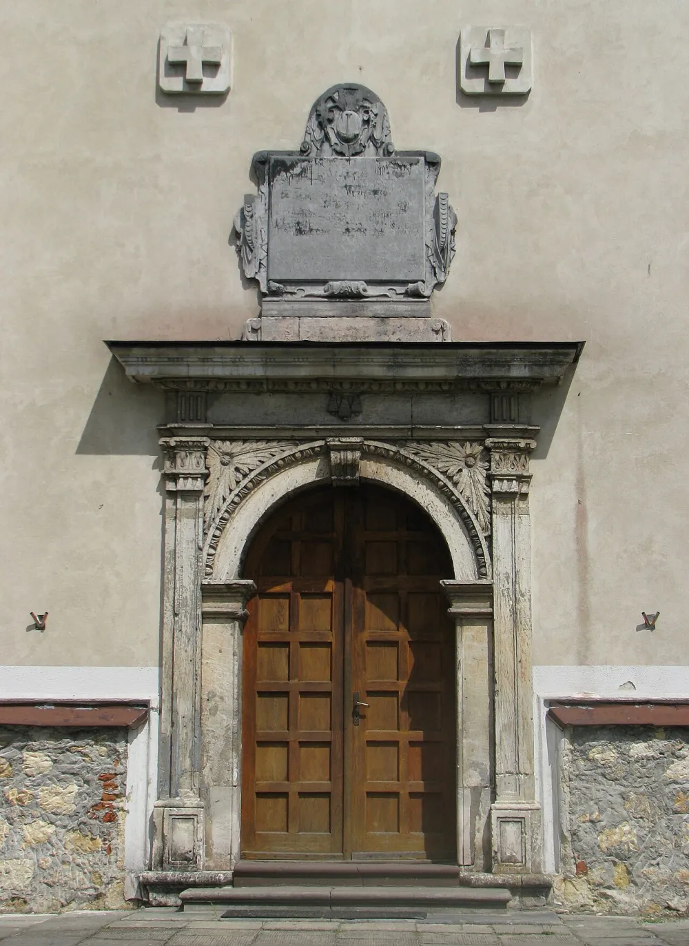 Świętej Trójcy, Raków, Raków — exterior