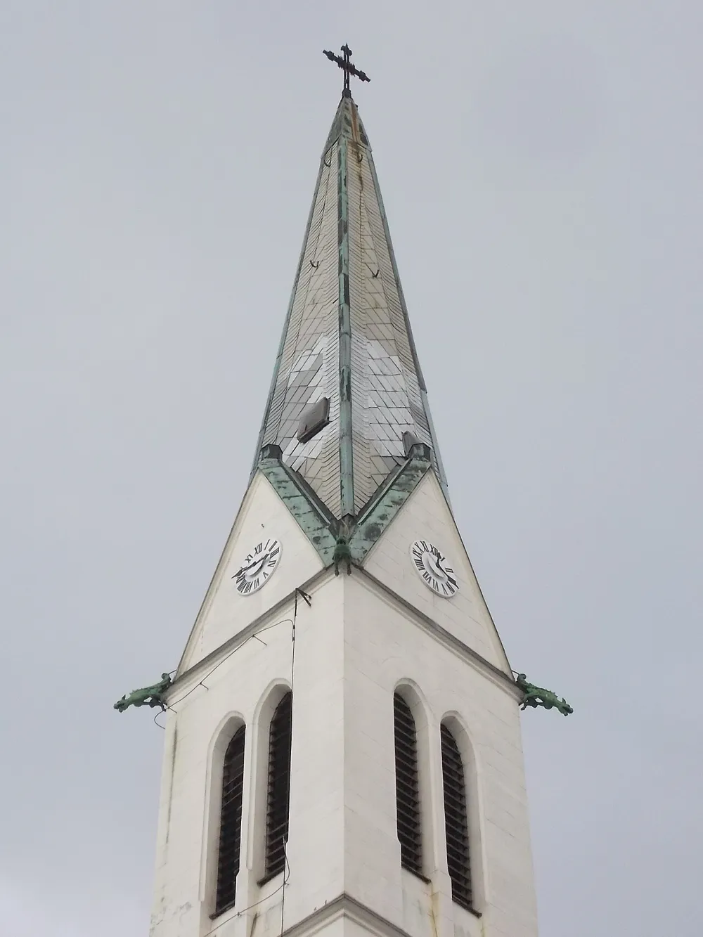 Istenhegyi (Sváb hegy) Szent László plébániatemplom, Budapest — exterior