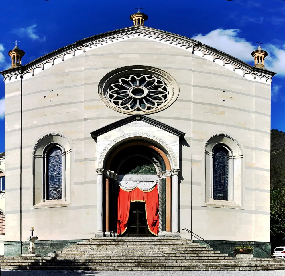 Chiesa di Santa Teresa di Gesù Bambino, Maslianico — exterior