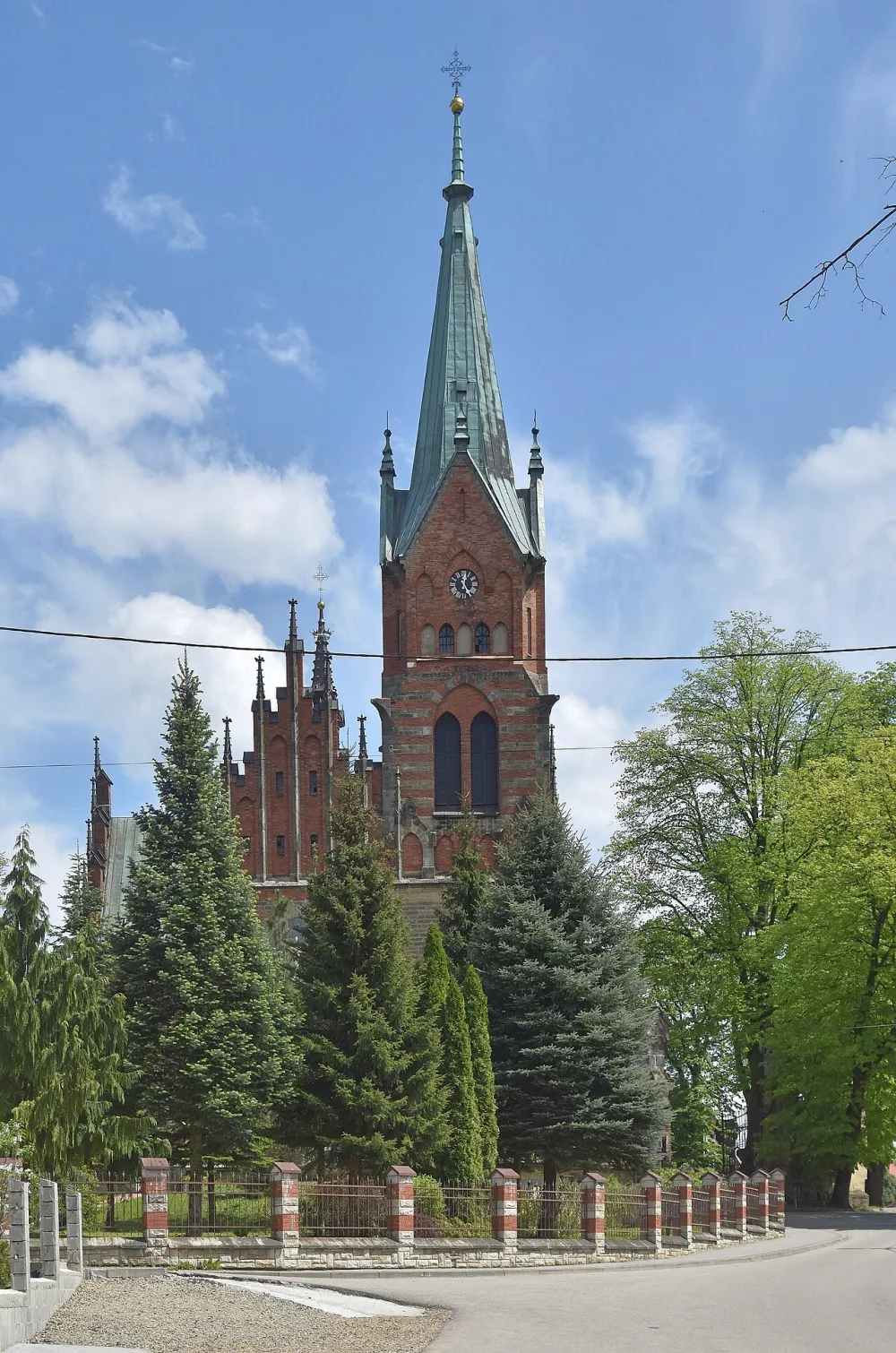 Pana Jezusa Miłosiernego i Św. Andrzeja Apostoła, Ciężkowice, Ciężkowice — exterior