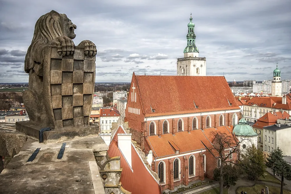 Św. Jana Apostoła i Ewangelisty, Oleśnica, Oleśnica — exterior