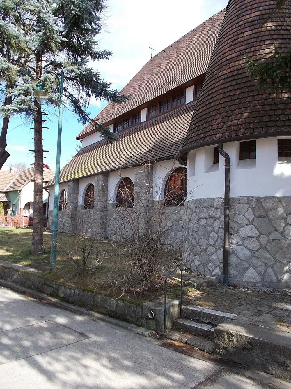 Havas Boldogasszony-templom, Zebegény — exterior
