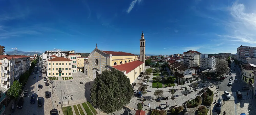 Katedralja e Shën Shtjefnit Protomartir (Cathedral of Saint Stephen the Protomartyr Shkodër), Albania — exterior
