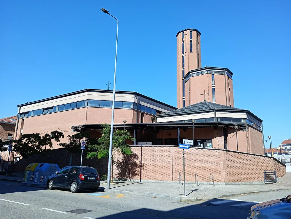 Chiesa di Maria Regina Mundi (Nichelino), Nichelino — exterior