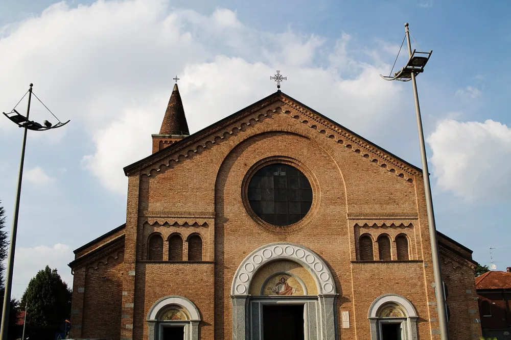 Chiesa dei Santi Apostoli Pietro e Paolo (Sacconago, Busto Arsizio), Busto Arsizio — exterior