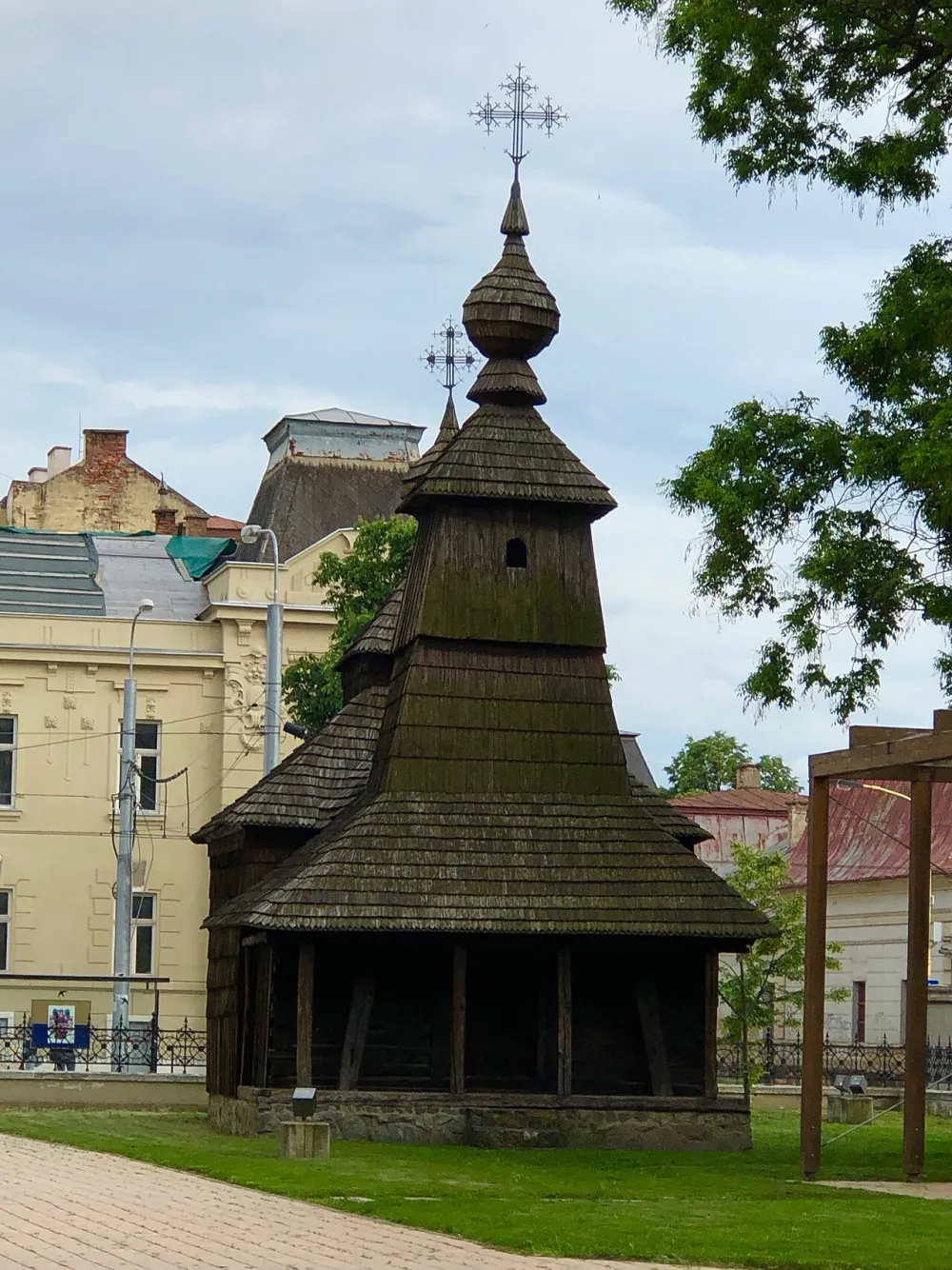 Kostol Najsvätejšieho Srdca Ježišovho (jezuiti), Košice — exterior
