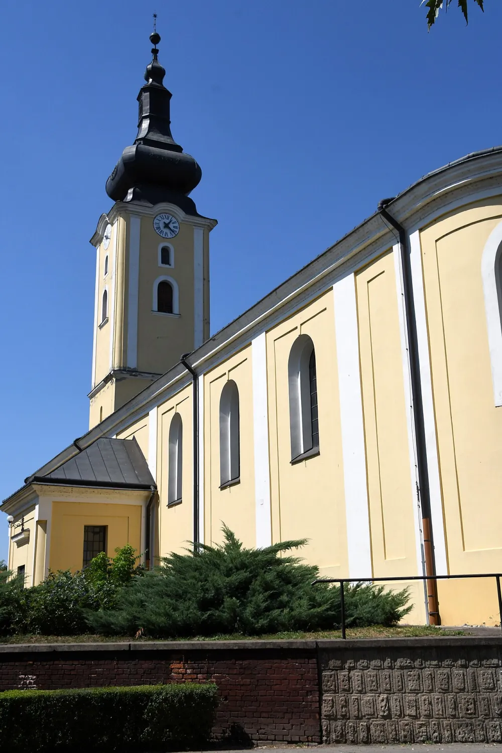 Páduai Szent Antal templom, Derecske — exterior