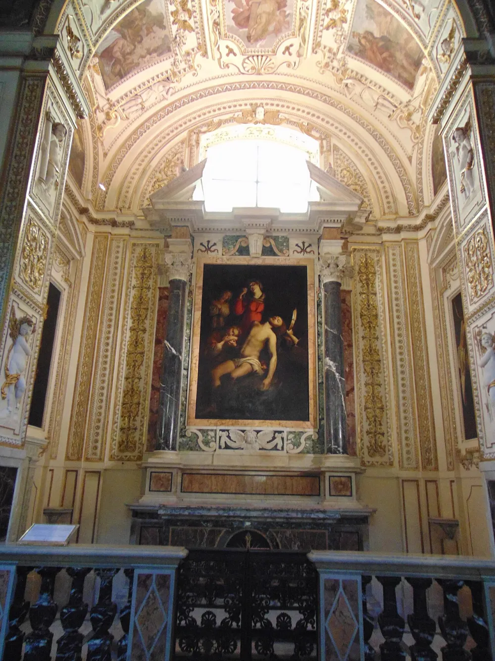 Chiesa di Santa Maria in Aquiro, Roma — exterior