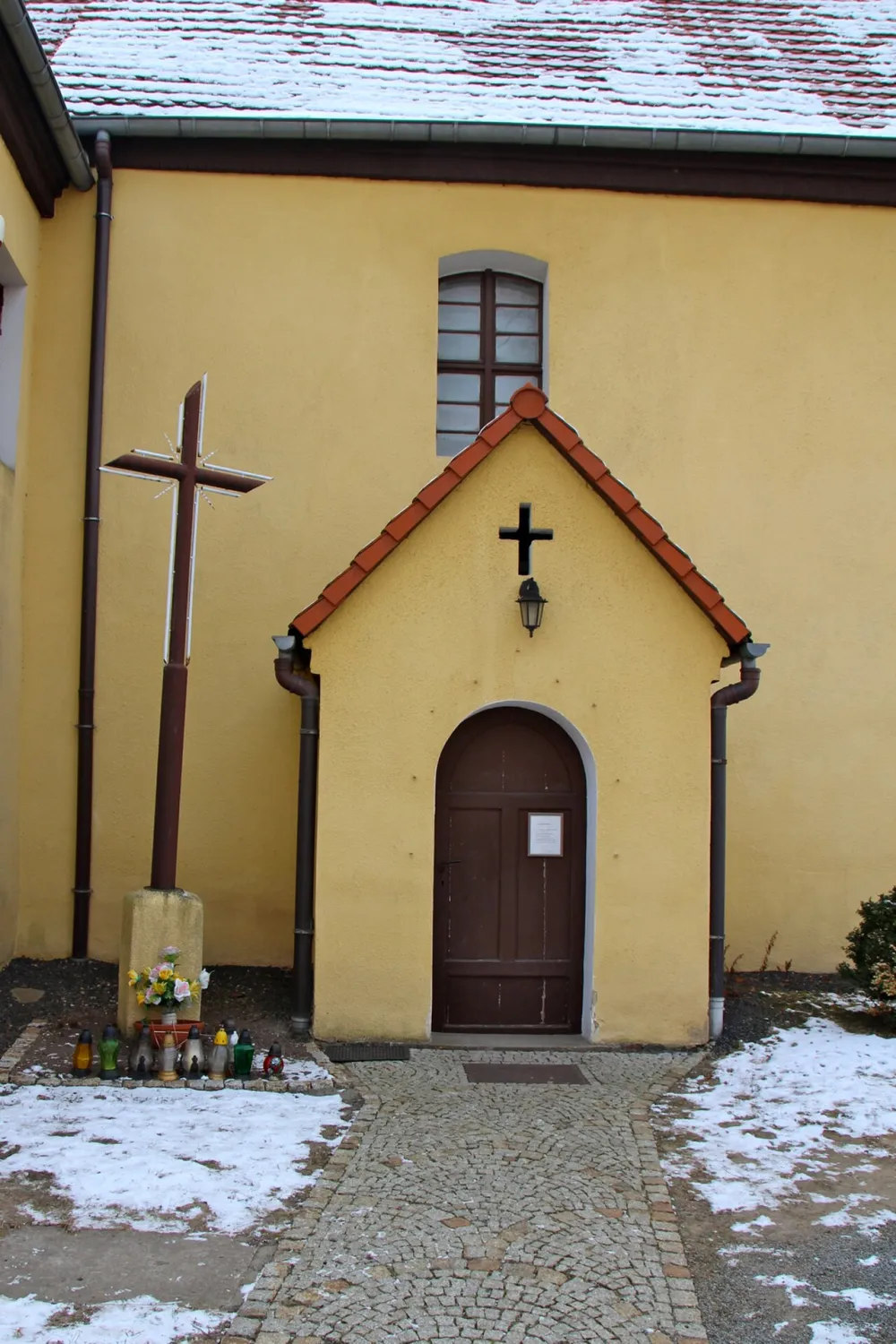 Narodzenia Najświętszej Maryi Panny, Małuszów, Małuszów — exterior