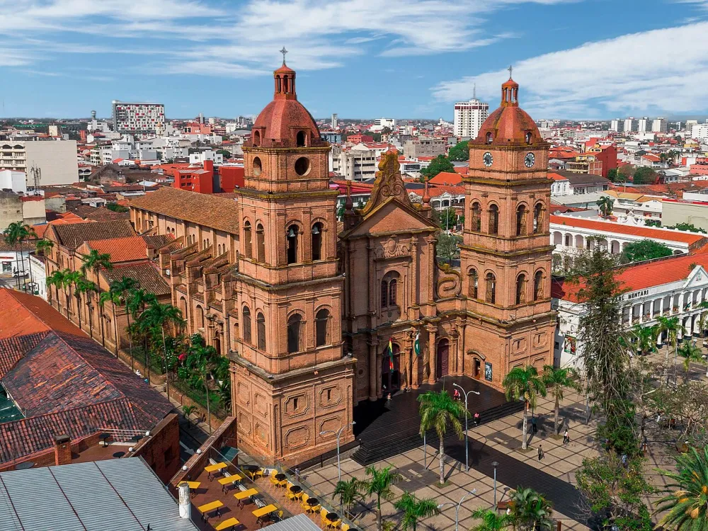 La Catedral Metropolitana Basílica Menor de San Lorenzo, Santa Cruz de la Sierra — exterior