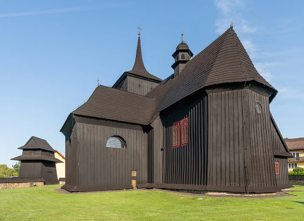 Wniebowzięcia Najświętszej Maryi Panny, Woźniki, Woźniki — exterior