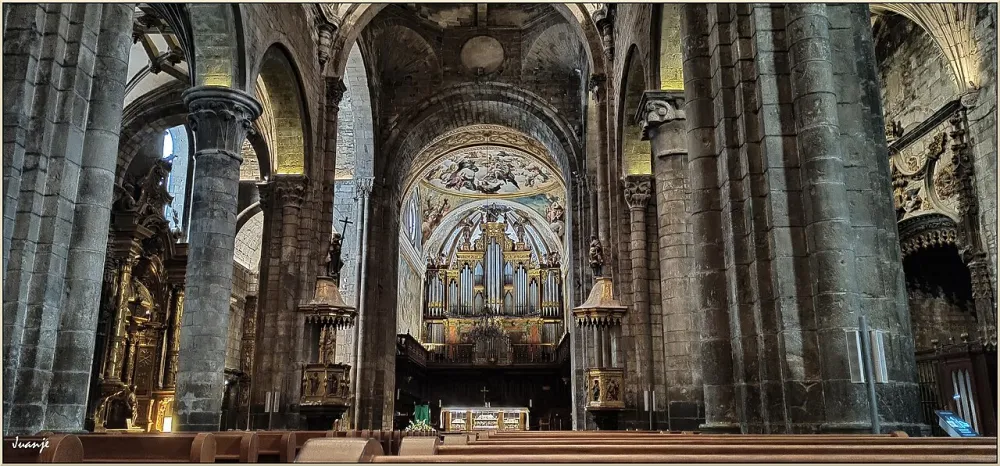 Catedral de San Pedro, Jaca — exterior