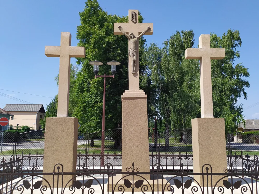 Farský kostol sv. Štefana Uhorského, Tvrdošovce — exterior