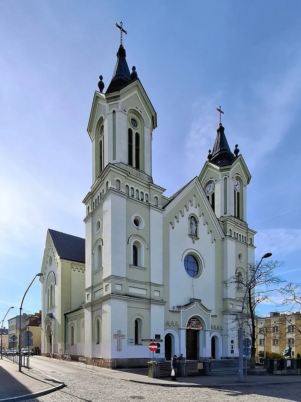 Przemienienia Pańskiego, Sanok, Sanok — exterior