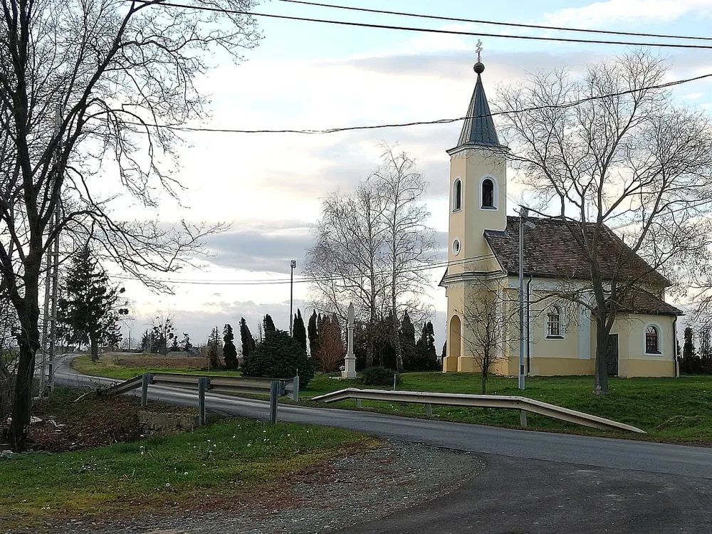 Szűz Mária neve-templom, Kiszsidány — exterior