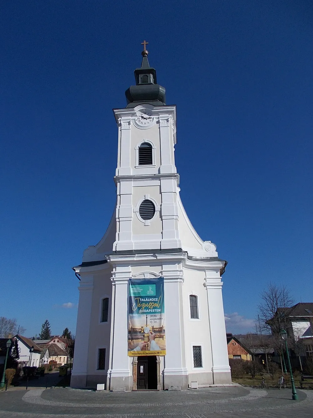 Szent László-templom, Szob — exterior