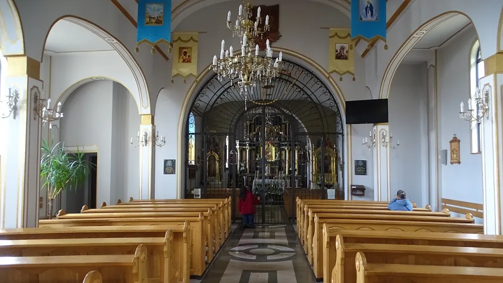 Najświętszej Maryi Panny Królowej Polski, Polańczyk, Polańczyk — exterior