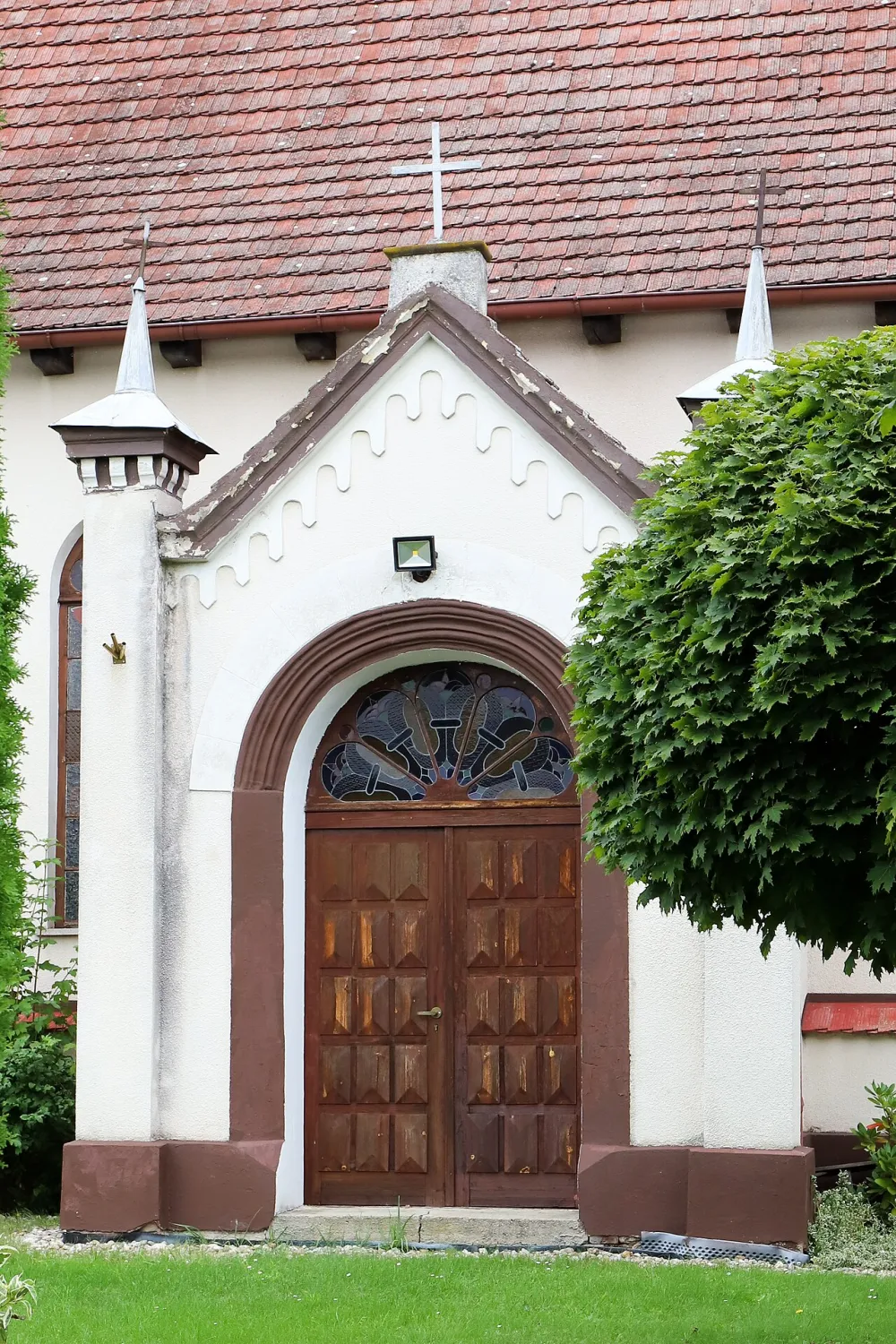 Narodzenia Najświętszej Maryi Panny, Siemysłów, Siemysłów — exterior
