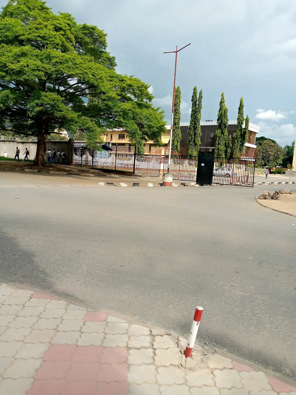 Cathédrale Regina Mundi (Bujumbura), Rohero 1 Bujumbura — exterior
