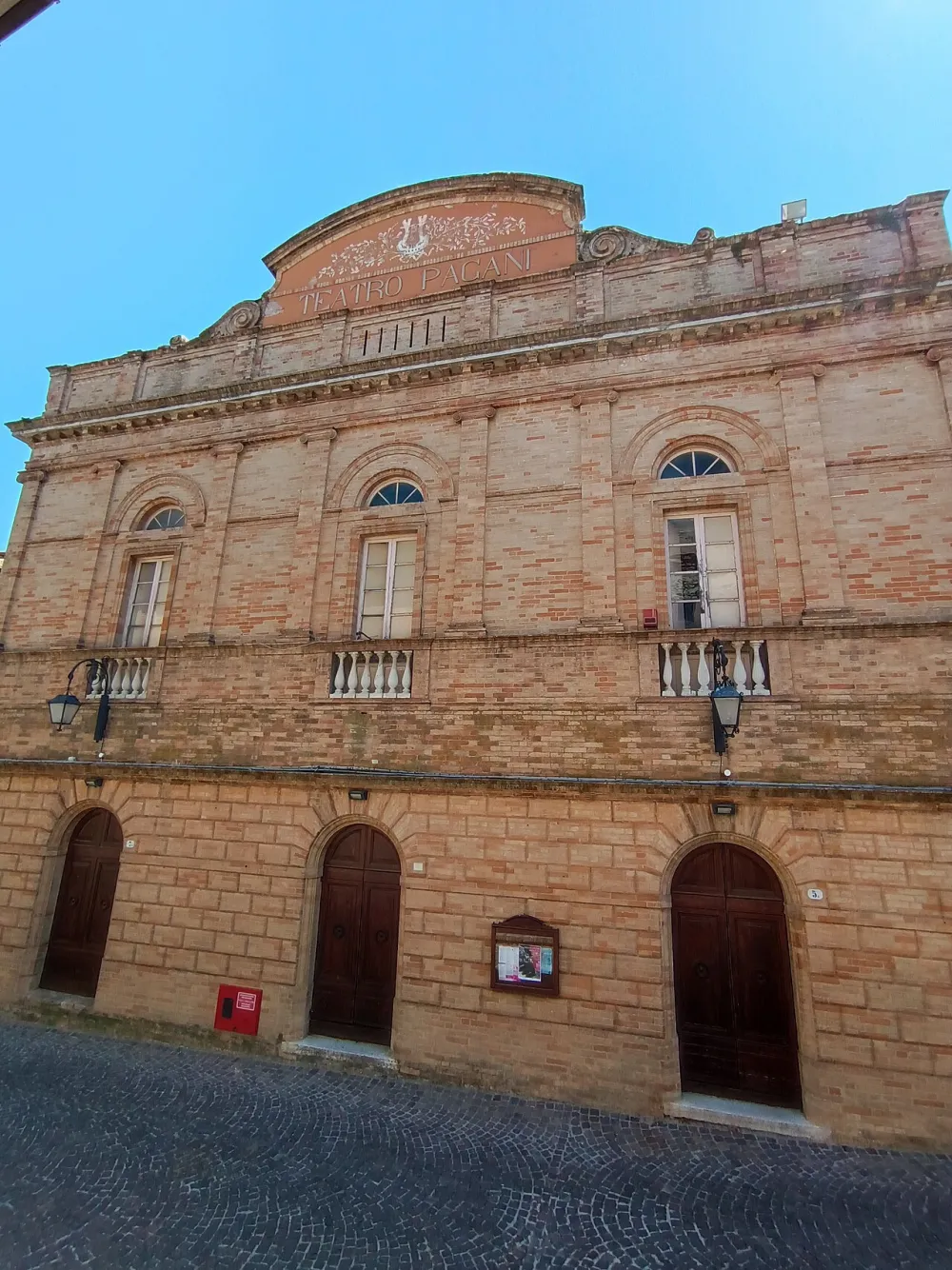 Chiesa dei Santi Stefano e Vincenzo, Monterubbiano — exterior