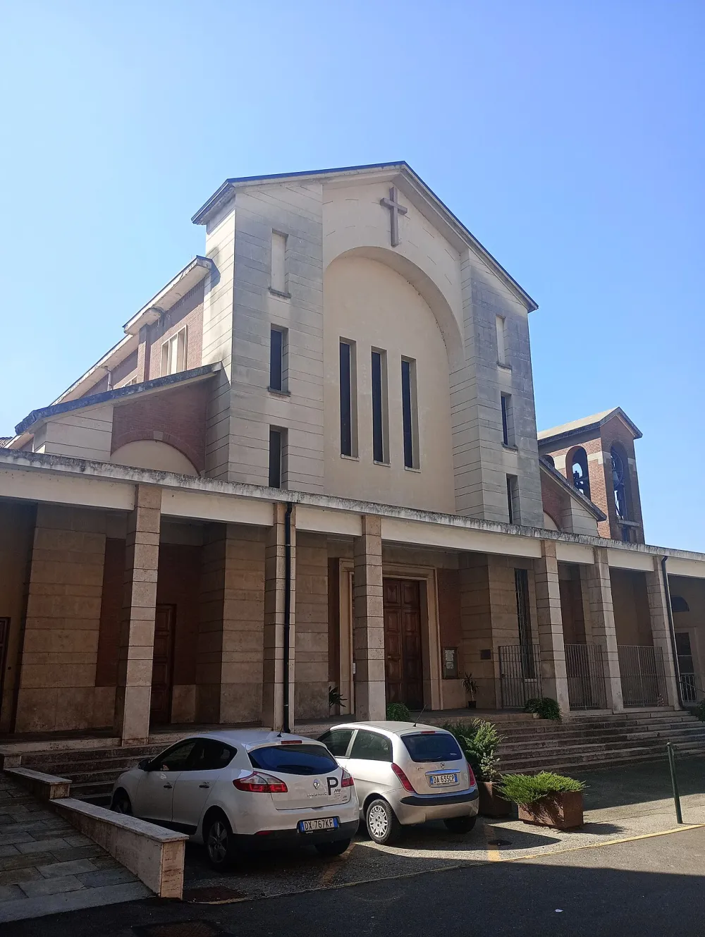 Chiesa di Nostra Signora del Santissimo Sacramento (Torino), Torino — exterior