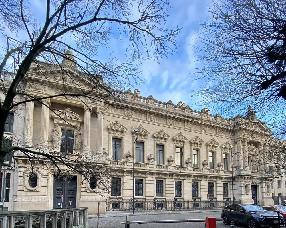 Cathedral of Ss Michel & Gudule (Brussels Central), Parvis Ste Gudule- St Goedelevoorplein — exterior