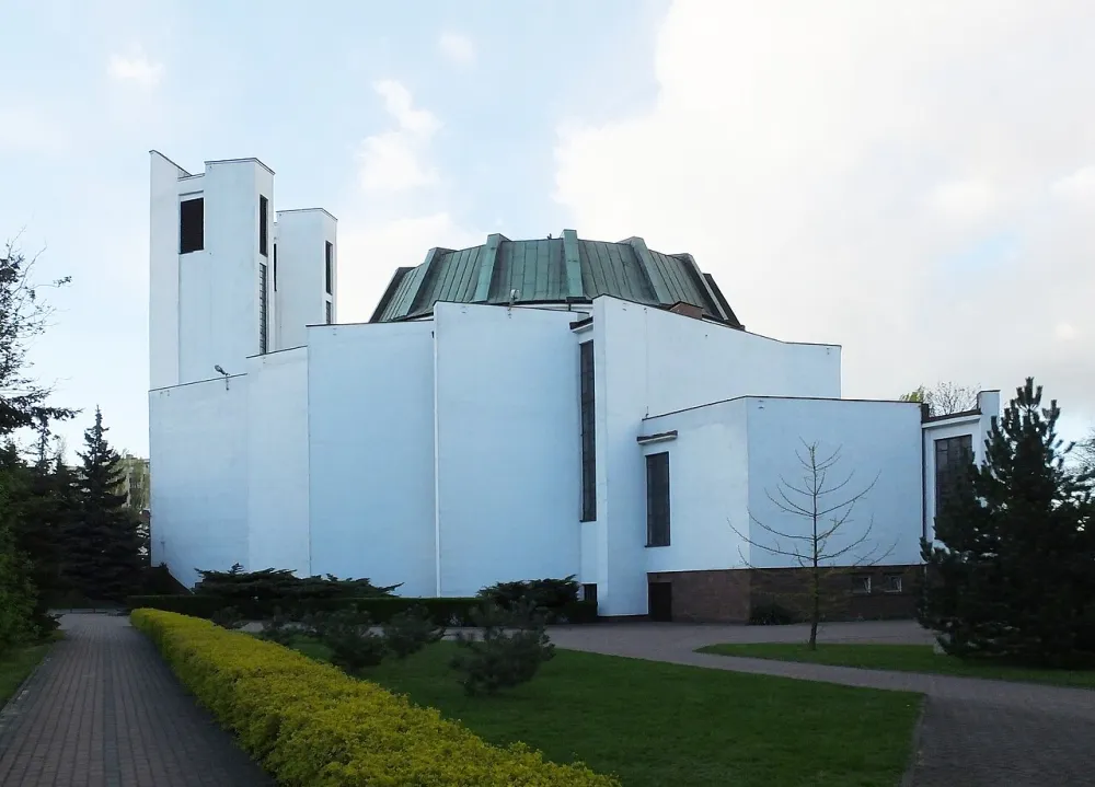 Św. Franciszka z Asyżu na Okęciu, Warszawa, Warszawa — exterior