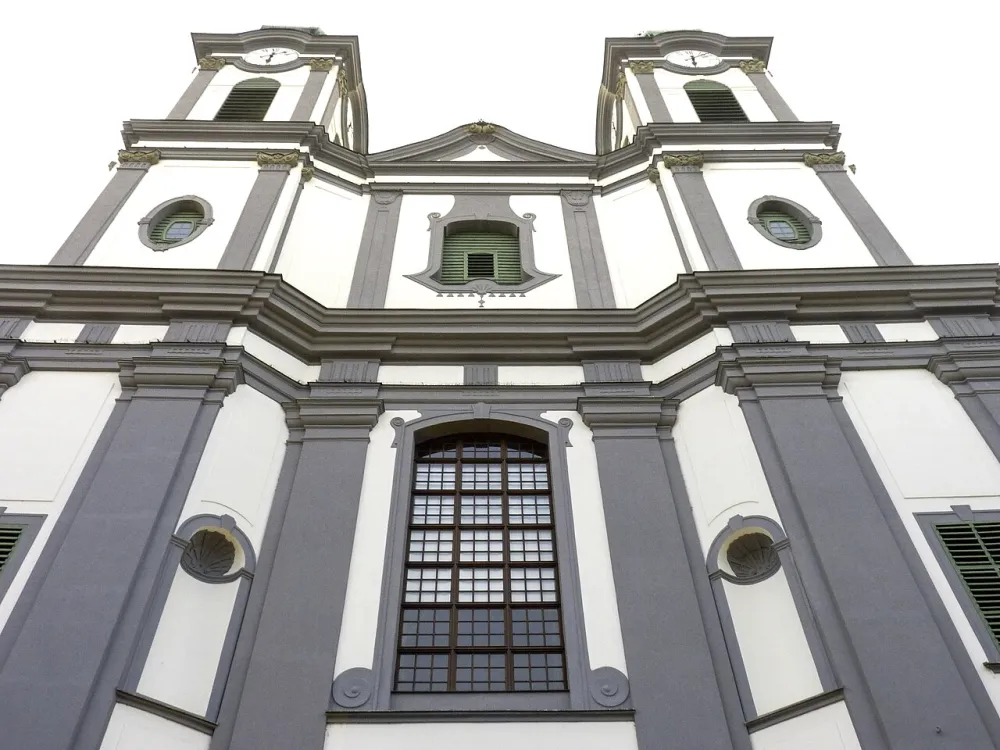 Nagyboldogasszony - Nepomuki Szent János-templom, Székesfehérvár — exterior