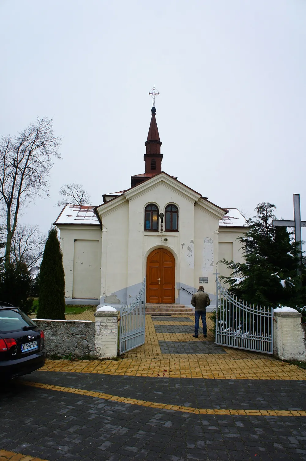 Matki Bożej Różańcowej, Łysów, Łysów — exterior