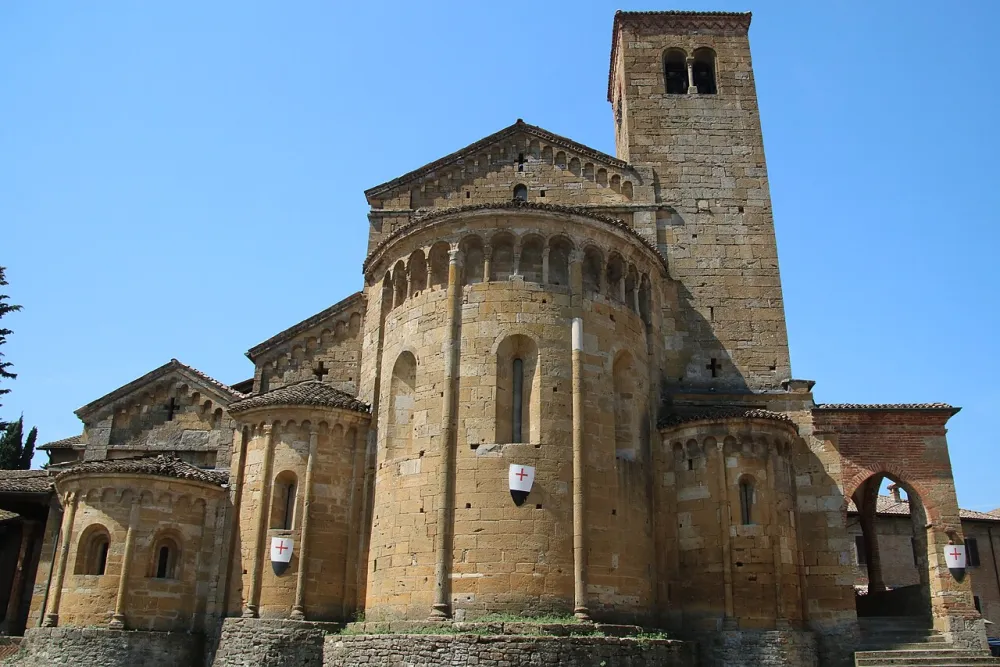 Chiesa di Santa Maria Assunta (Castell'Arquato), Castell'Arquato — exterior