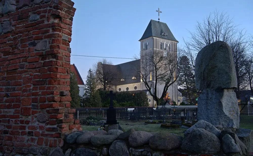 Podwyższenia Krzyża Świętego, Rumia, Rumia — exterior