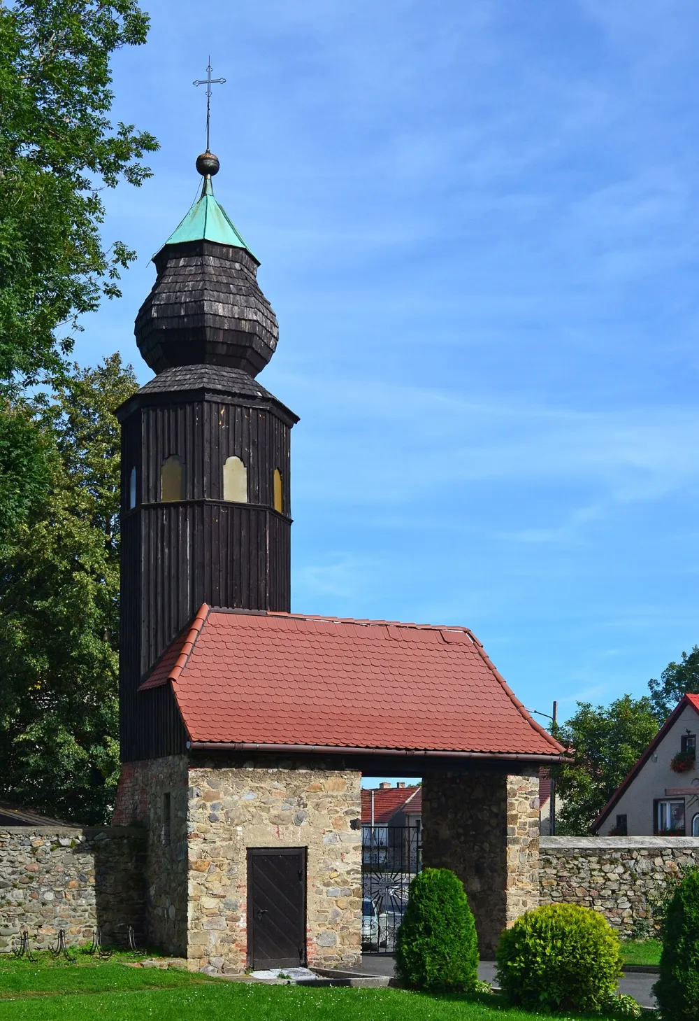 Św. Jerzego, Kamienica, Kamienica — exterior