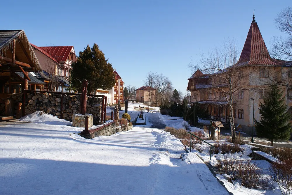 Farský kostol sv. Petra a Pavla (Nový Smokovec), Vysoké Tatry — exterior
