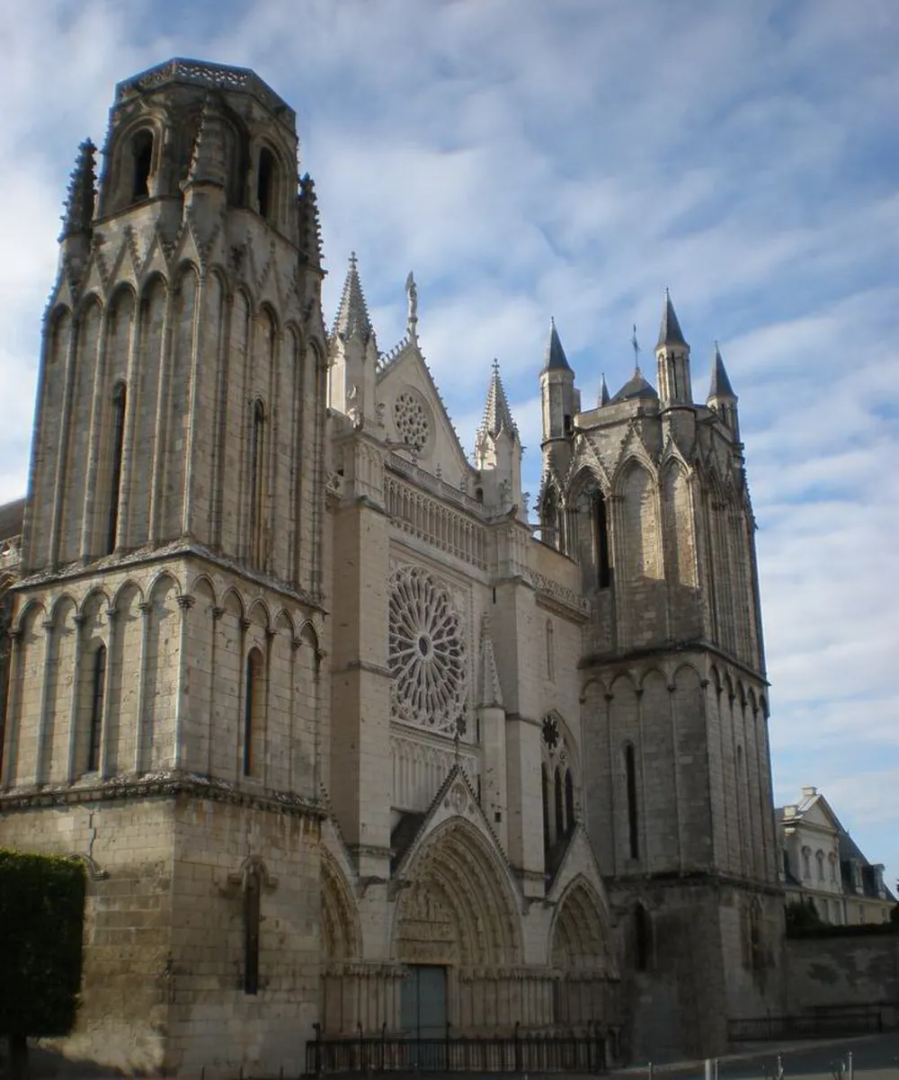 Cathédrale Saint-Pierre de Poitiers, Poitiers — exterior
