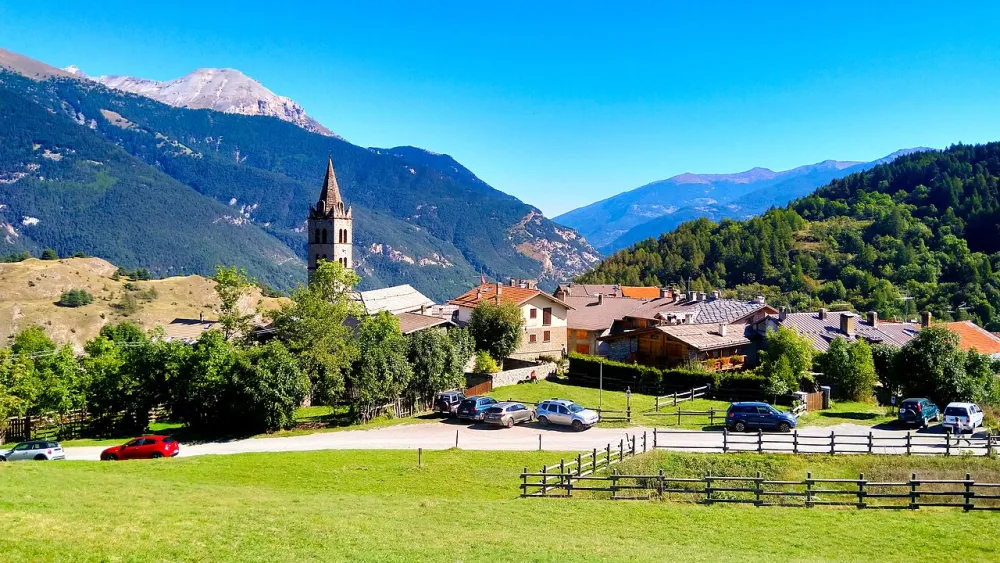 Chiesa di San Bartolomeo Apostolo (Chateau Beaulard, Oulx), Oulx — exterior