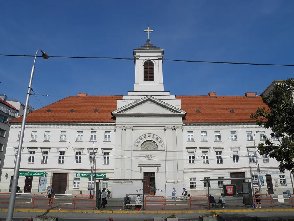 Kostol sv. Ladislava, Bratislava — exterior