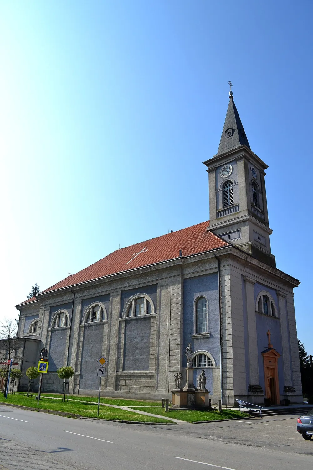 Farský kostol sv. Michala Archanjela, Gbely — exterior