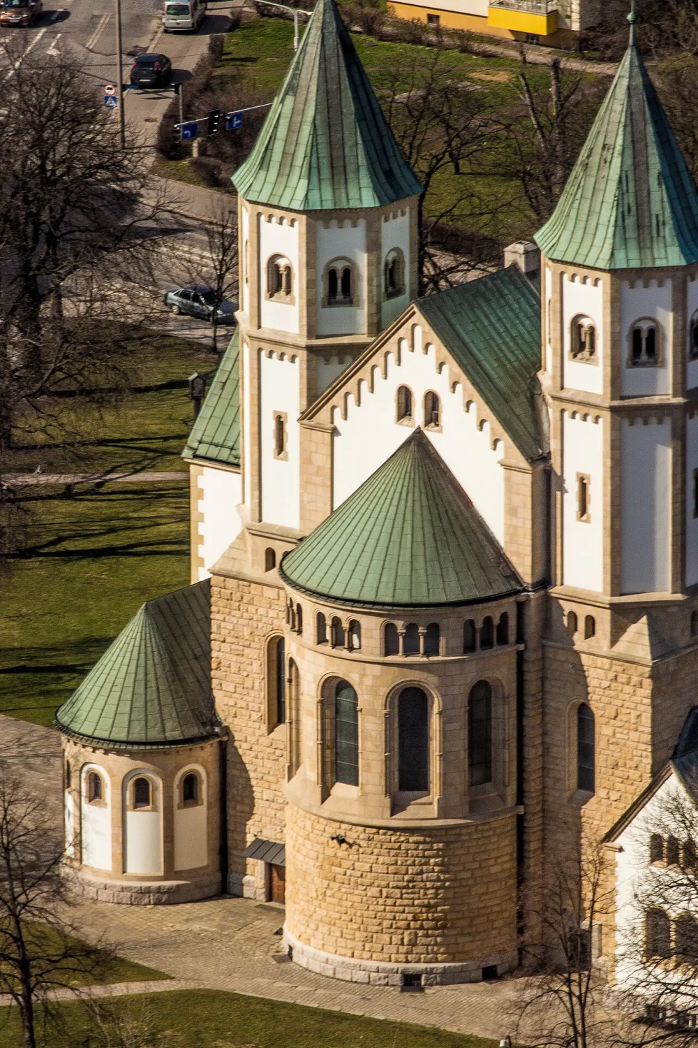 Św. Karola Boromeusza - Sanktuarium Matki Bożej Łaskawej Patronki i Opiekunki Małżeństwa i Rodzin, Wrocław, Wrocław — exterior